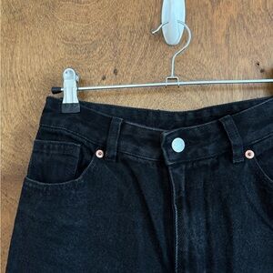 Black straight jean high waist